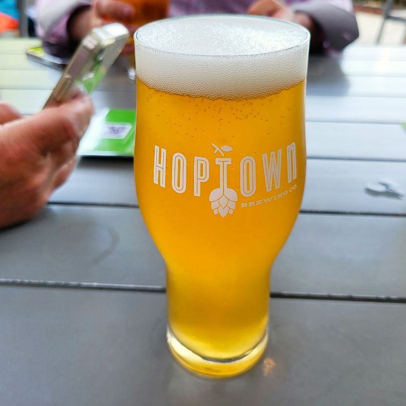 #drinkcheck #ncbeer #hoptownbrewing 'Cross the Lime' Vienna Lager w/Lime