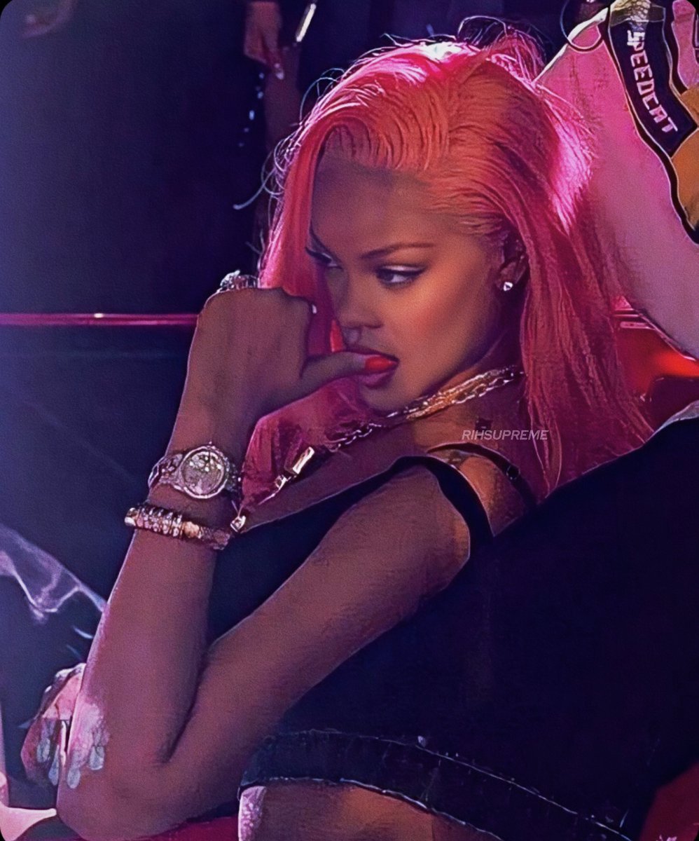 guxfenty's tweet photo. RIHANNA https://t.co/ptii55Ovw7