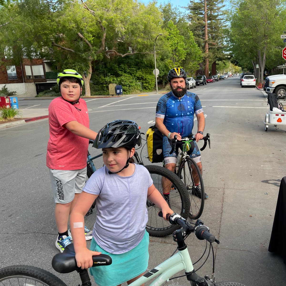 Spotted in Palo Alto: big smiles on the ride to work! Thank you to everyone who pedaled their way to work today and made #BiketoWorkDay a success 🚲