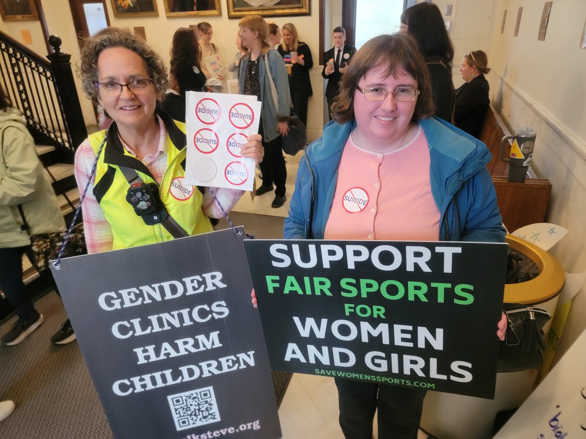 🚨🚨🚨Three gender bills passed the NH Senate.
#HB1312 requires parental notification of gender ideology ed & bans teachers from lying about kids' gender.
#HB1205 keeps boys out of girls' sports & locker rooms.
#HB619 bans genital gender surgery on minors.
#NHPolitics