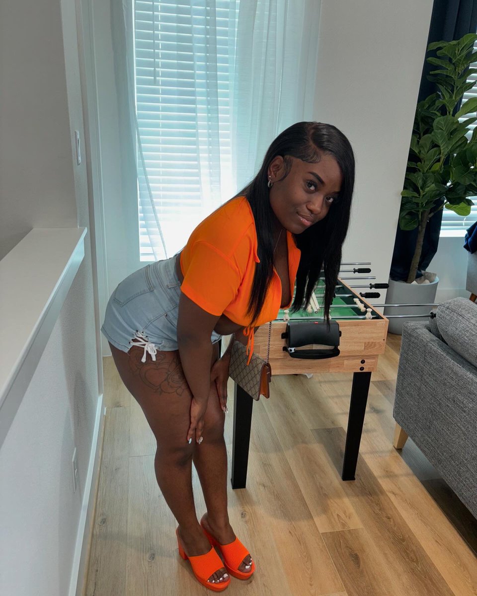 adorealana1's tweet photo. #HoustonDump🧡 https://t.co/2nOywfIfLl