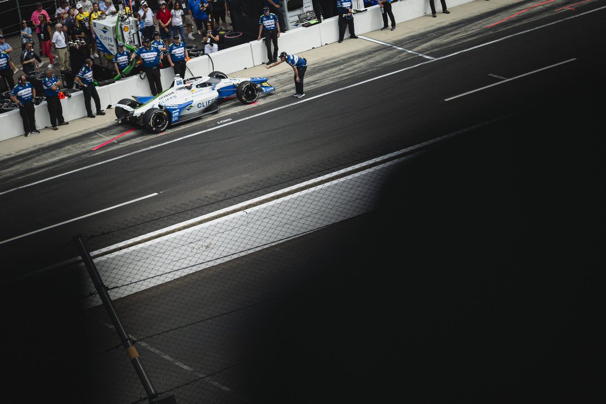 About 7-hours of running today, 250 laps logged. Time to turn those engines up tomorrow! Day 3 Practice Report: bit.ly/3V0EgH4 #Indy500 // #DRVPNK