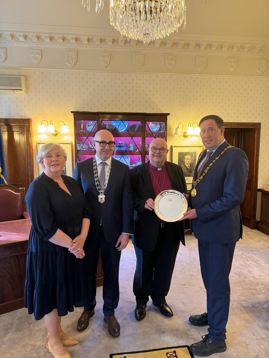 Chamber Vice President @rhcork was delighted to attend a reception in @corkcitycouncil this evening to celebrate Bishop @DrPaulColton 25th anniversary as Bishop! comhghairdeas 👏👏