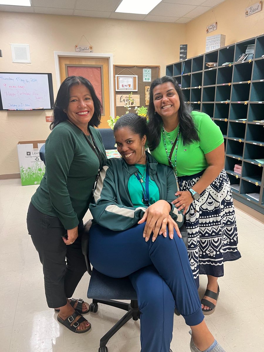 💚✨ Students and staff around the District celebrated Get Your Green On for Mental Health Awareness & Trauma Informed Care Month! Schools hosted activities such as art therapy, engaged in meaningful conversations, and even visited with therapy dogs to promote awareness and help