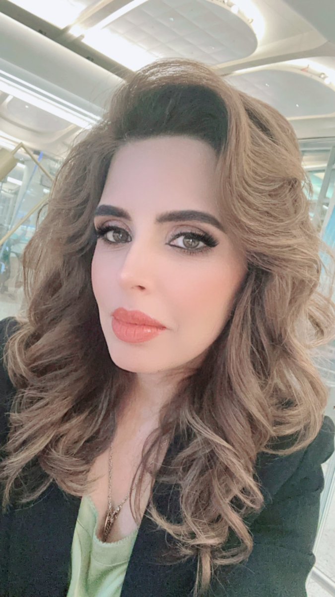 Because #airportselfies are a unapologetic…

#momentsthatmatter #workhardplayharder #lettherebemagic #vibratinghigher #livelightlove #arabianadventures #emirates #uae #traveldiaries #tothisbeautifullife