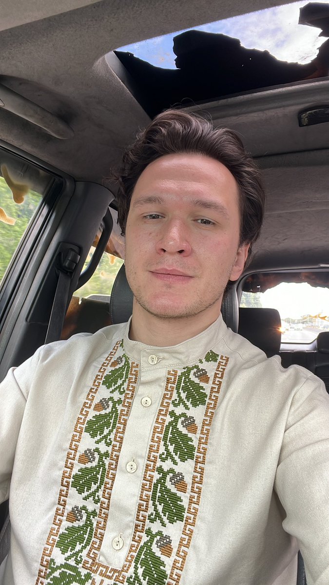 Well, since all the cool kids are doing it 😁 

Happy Vyshyvanka Day! Has to be one my favourite Ukrainian holidays, an ode to history and tradition with as much a contemporary twist as you fancy.