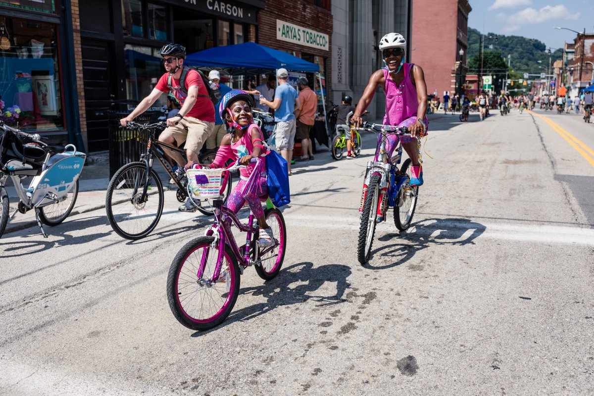 Being together, across generations, is good for all of us. What #intergenerational connections are inspiring you lately?

#OlderAmericansMonth #PoweredbyConnection @ACLgov

📸: @BikePGH