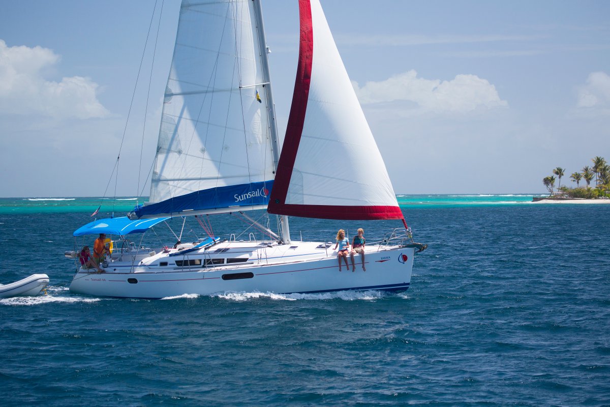 The freedom and flexibility to set your itinerary and sail independently. Check our bareboat charter vacations hubs.li/Q02xqsj80