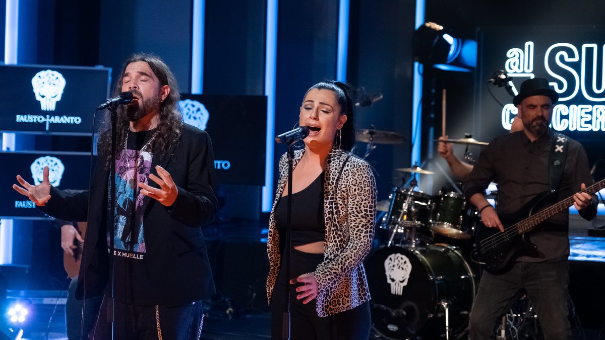 Y ahora es el momento del hermanamiento entre <a href="/LocalDeEnsayo/">Local de Ensayo</a> <a href="/canalfiesta/">Canal Fiesta Radio</a>  y <a href="/AlsurConciertos/">Al Sur Conciertos</a>   Aquí llevas el directo metaleroflamenco de <a href="/faustotaranto/">Fausto Taranto</a>, presentando temas de su próximo trabajo, alguno anterior y hasta una versión de Camarón con la ayuda de #GemaLaCanela.