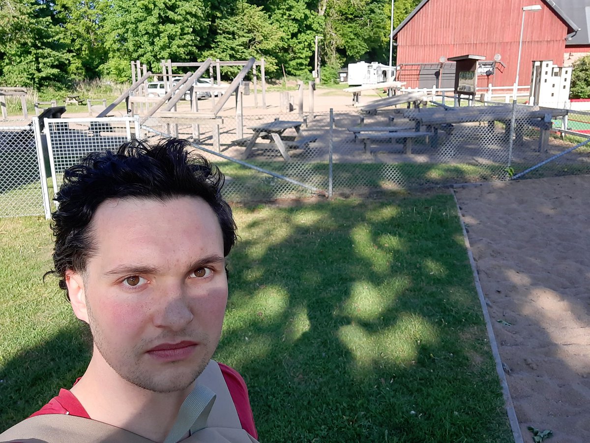 Today, I have been to the outdoor gym in my hometown and exercised there

#sweden #sverige #skåne #klippan #thursday #torsdag #may #maj #spring #vår #training #exercise #träning #gym #outdoorgym #utegym