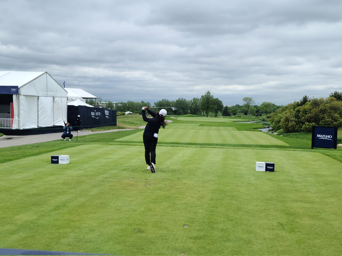 Hopewell Valley senior and Northwestern commit Megan Meng tees off on the 1st hole at @AJGAGolf @MizuhoLPGA @LibNatGolf #NJGolf #girlsgolf #NewJersey @HSSportsNJ