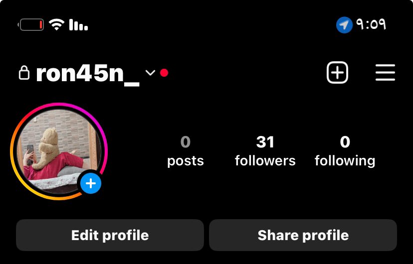 الكل يضيفني حسابي انستا لانه ببند حساب تويتر