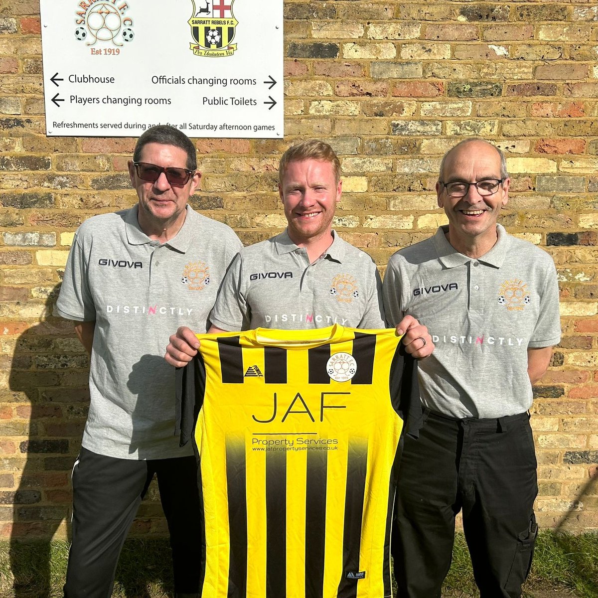 sarrattfc's tweet image. 🤝 We're excited to announce the appointment of new First-Team Manager, Jack Maynard.

Joining us from neighbours Bovingdon Reserves, Jack arrives with his assistants, Perce Bowler and Dave Marsh. 

Welcome to King George! 🙌

#SarrattFC 🟨⬛