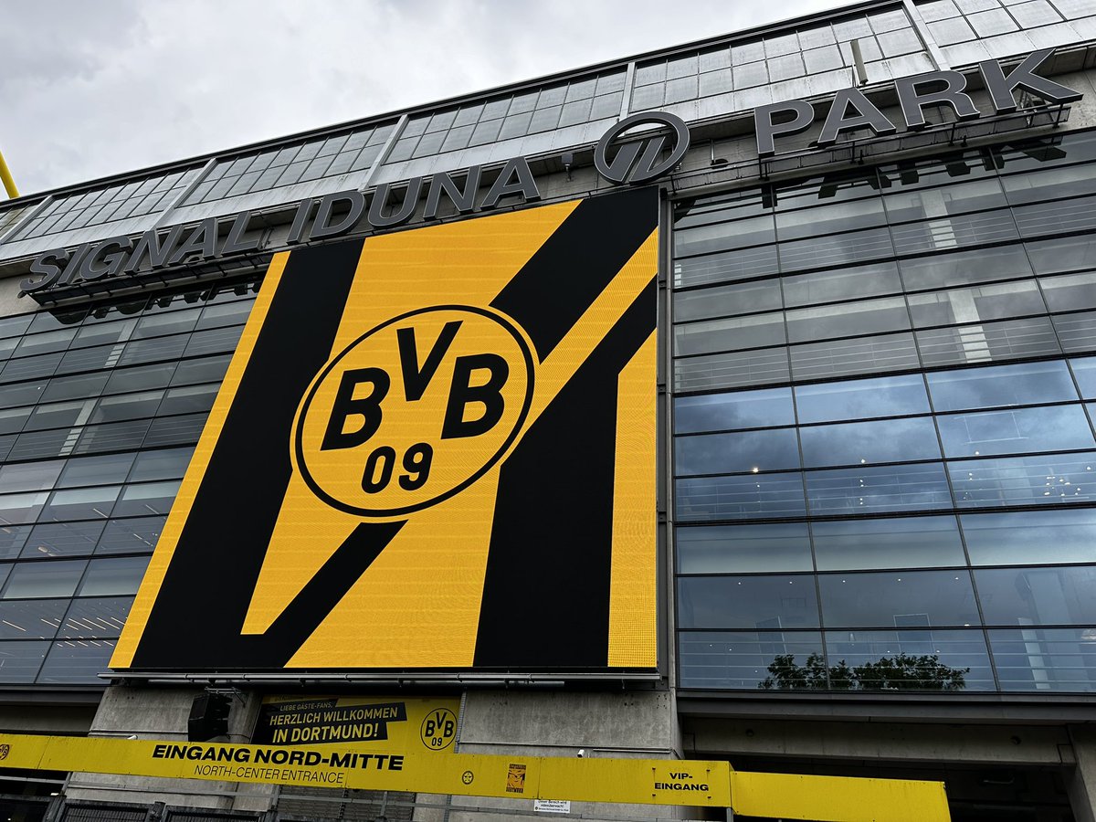 Day 2 The conference activities come to an end. Here's what the day looked like for Verasity and the team, here at Signal Iduna Park, where CONF3RENCE organized and hosted a fantastic event over the last two days. Naturally, it was less busy than yesterday, however that didn't