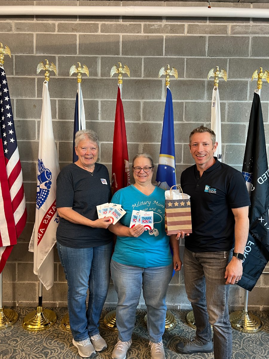 We are incredibly grateful to the Blue Star Mothers North Metro for their generous donation of gift cards! 🎁 Your kindness and support mean the world to the Veterans we serve. #BetterTogether #EndVeteranHomelessness