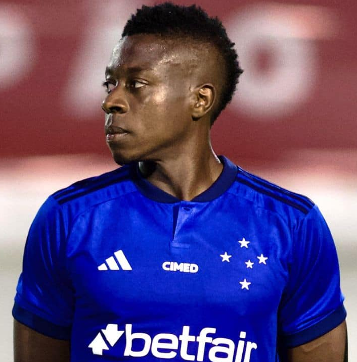 cavalinhodocec's tweet photo. Paulo Autuori está levando para o Coritiba dois jogadores do Cruzeiro.

O time paranaense negocia a contratação de Palacios e Machado.

🗞️ Itatiaia https://t.co/FquUVpocKM