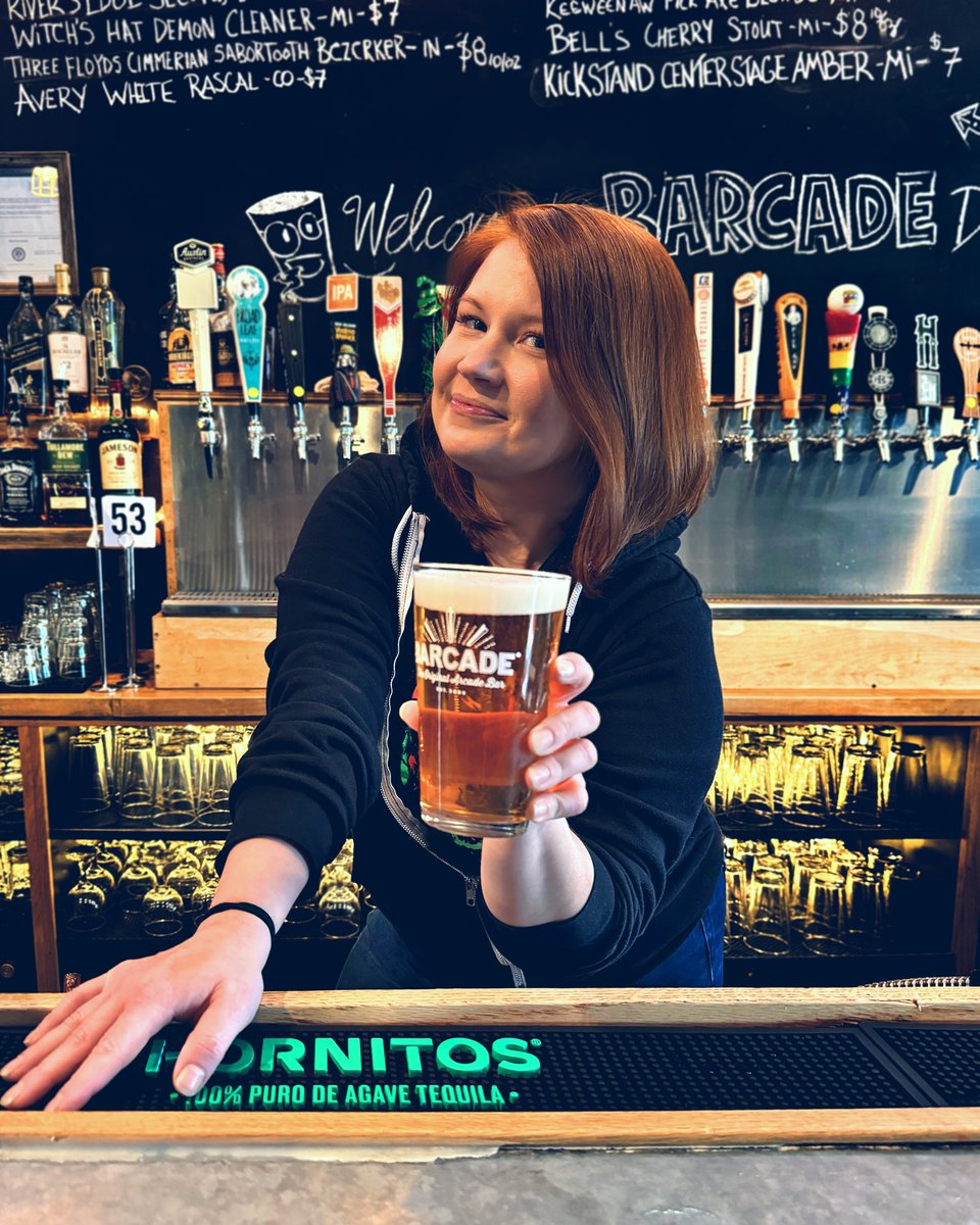 #AmericanCraftBeerWeek moves forward with a few drafts on tap in #Detroit! Heather is pouring Michigan-based Blackrocks' Honey Lav, an American-style Wheat Ale brewed with honey and lavender with a floral aroma and flavors of citrus, toasted grain and a light lavender finish.