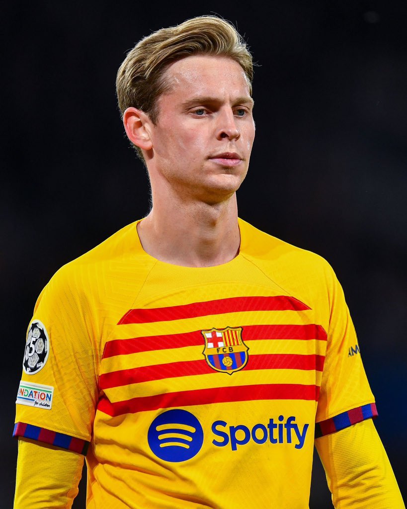 🚨🚨🌕| FC Barcelona don't want to sell Ronald Araujo this summer, and would prefer to sell other players like Frenkie De Jong or Lewandowski. @La_SER