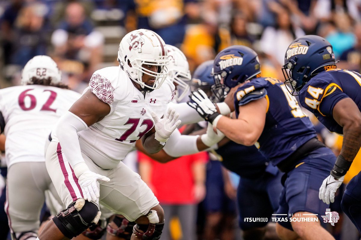 Blessed to receive an offer from @TSUFootball #AGTG @coachjsam @bowievolfb @The_JonesonDeck @WillieCarter34 @CoachStew06 @CoachJ_O @CoachC_Osunde @GPowersScout @MohrRecruiting @WeDemBos @JGonzalesJr10 @MikeRoach247 @Matt_Stepp817