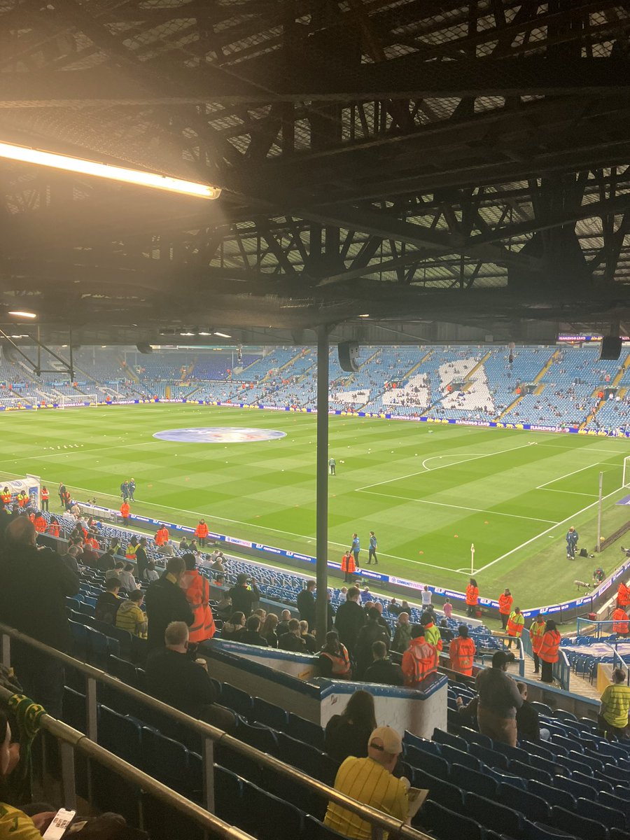 May be a Leeds local but very much in the away end tonight. 🔰