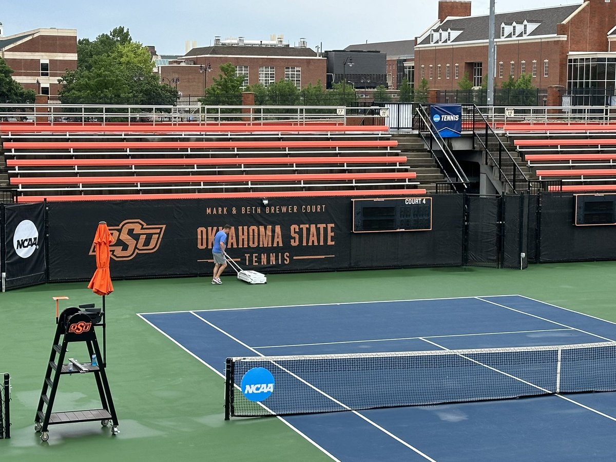 Get you a coach like @ChrisYoungOSU who isn’t above rolling up his sleeves and helping with the prep work. #GoPokes | #okstate