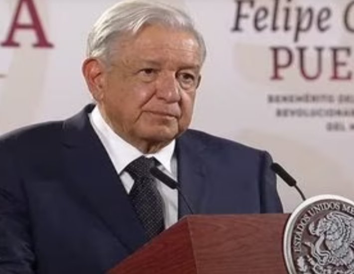 Con todo y el discurso pedorro de @lopezobrador_ está mañana sobre que la red de energía eléctrica en el país 'trabaja como nunca', los apagones intermitentes en Cd. Juárez, son cosa de todos los días. @CFE es un desastre en cuanto inicia el uso del A/C para mitigar el calor.Uff!