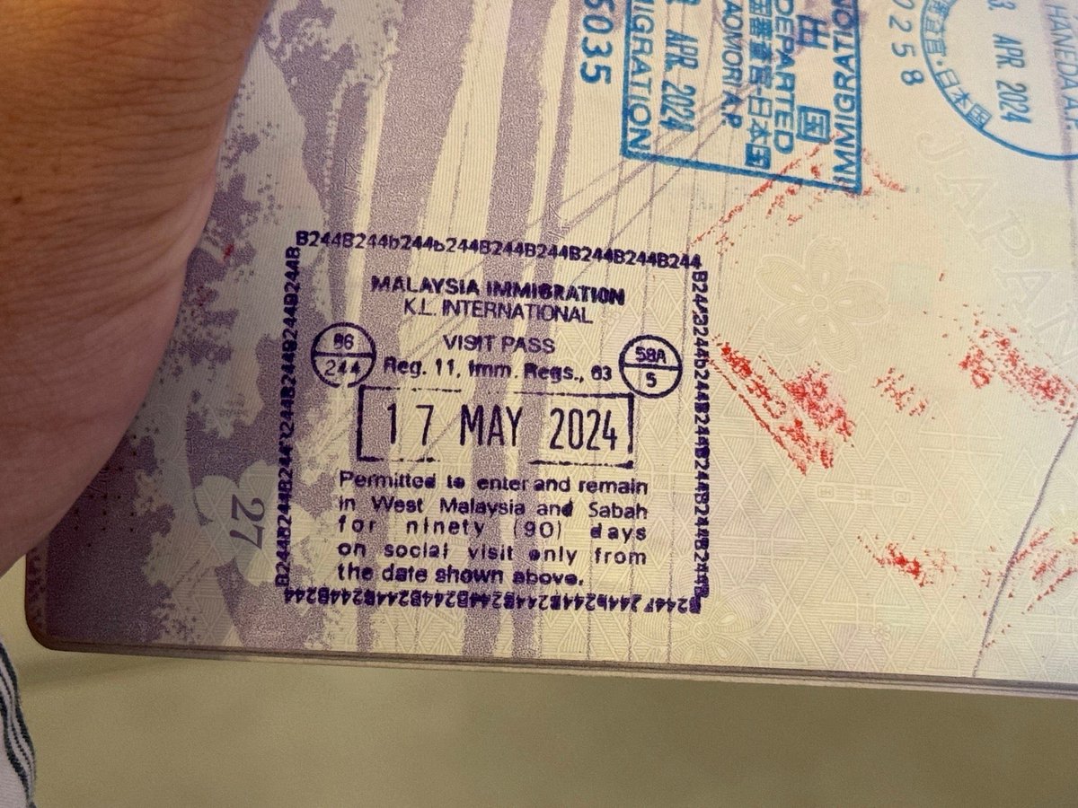 マレーシア入国🇲🇾
今回陸路出国予定なのと、そこまで混んでなかったのとでスタンプしっかりもらっておく。
(@ KLIA2 Immigration Counter in Sepang, Selangor)
