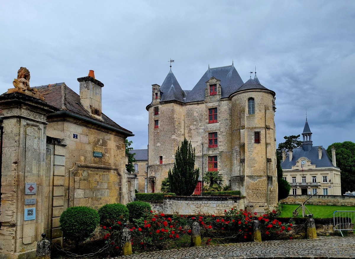 #MagnifiqueFrance #doucfrance #travel #genieten #historie Vic-sur-Aisne fr