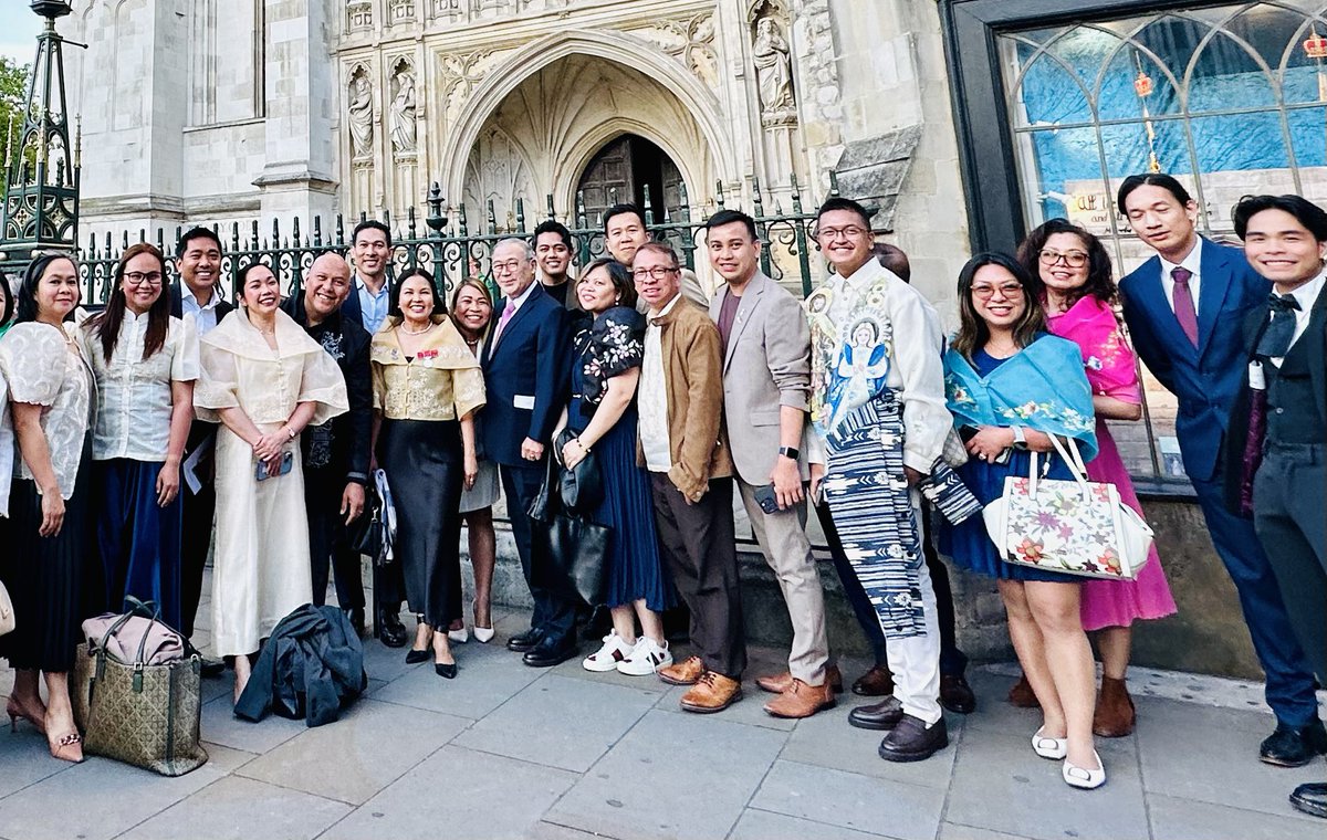 Proud to see increased 🇵🇭senior representation at the 59th @FNightingaleF commemoration service. Honouring her legacy with diverse leadership shaping the future of nursing. We need to keep this momentum going! #TeamFNF