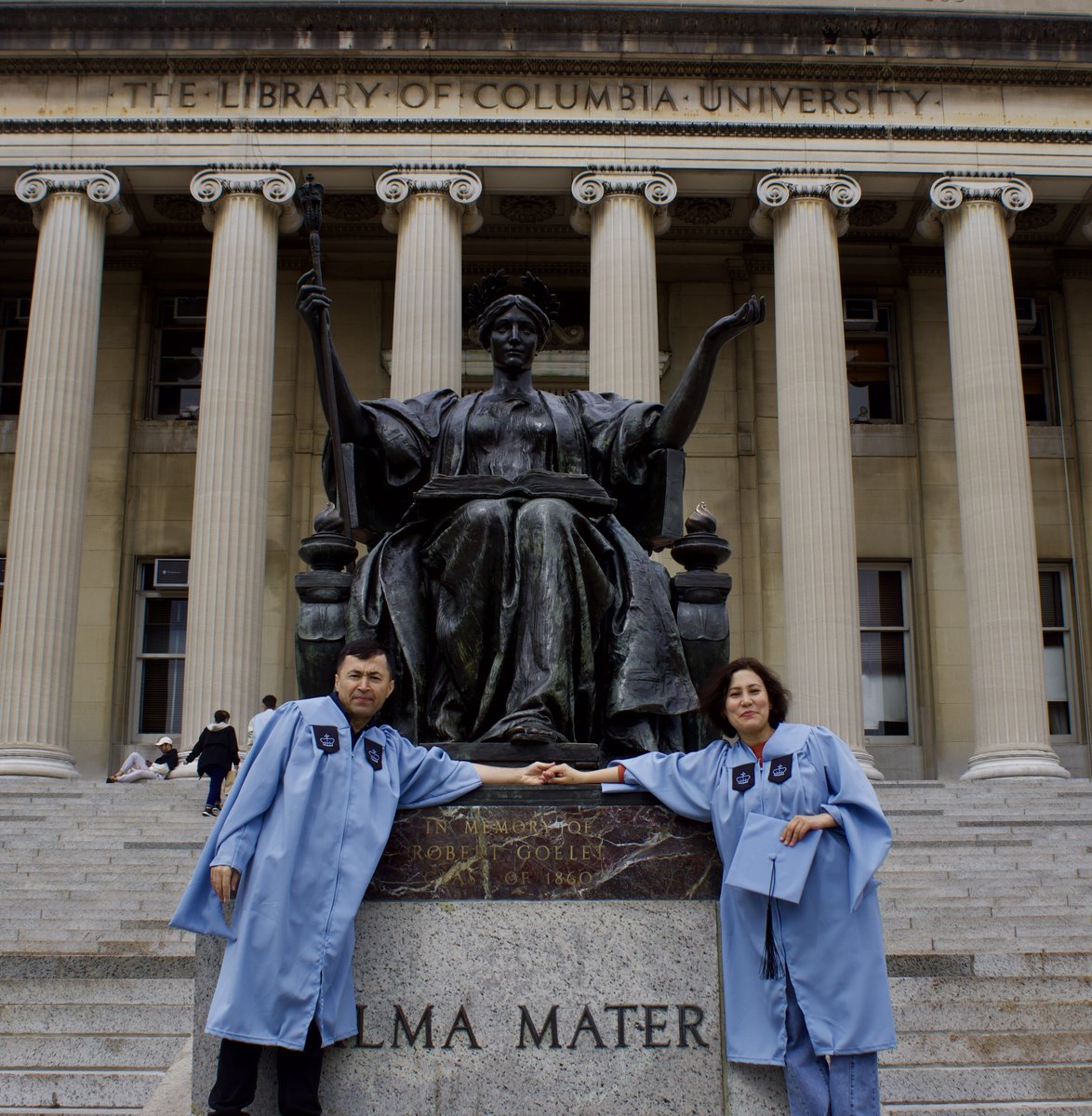 VahidaArefi's tweet photo. Columbia University's School of International and Public Affairs Graduates 
@ali_adili @Columbia @ColumbiaSIPA https://t.co/T73OyW1P9a