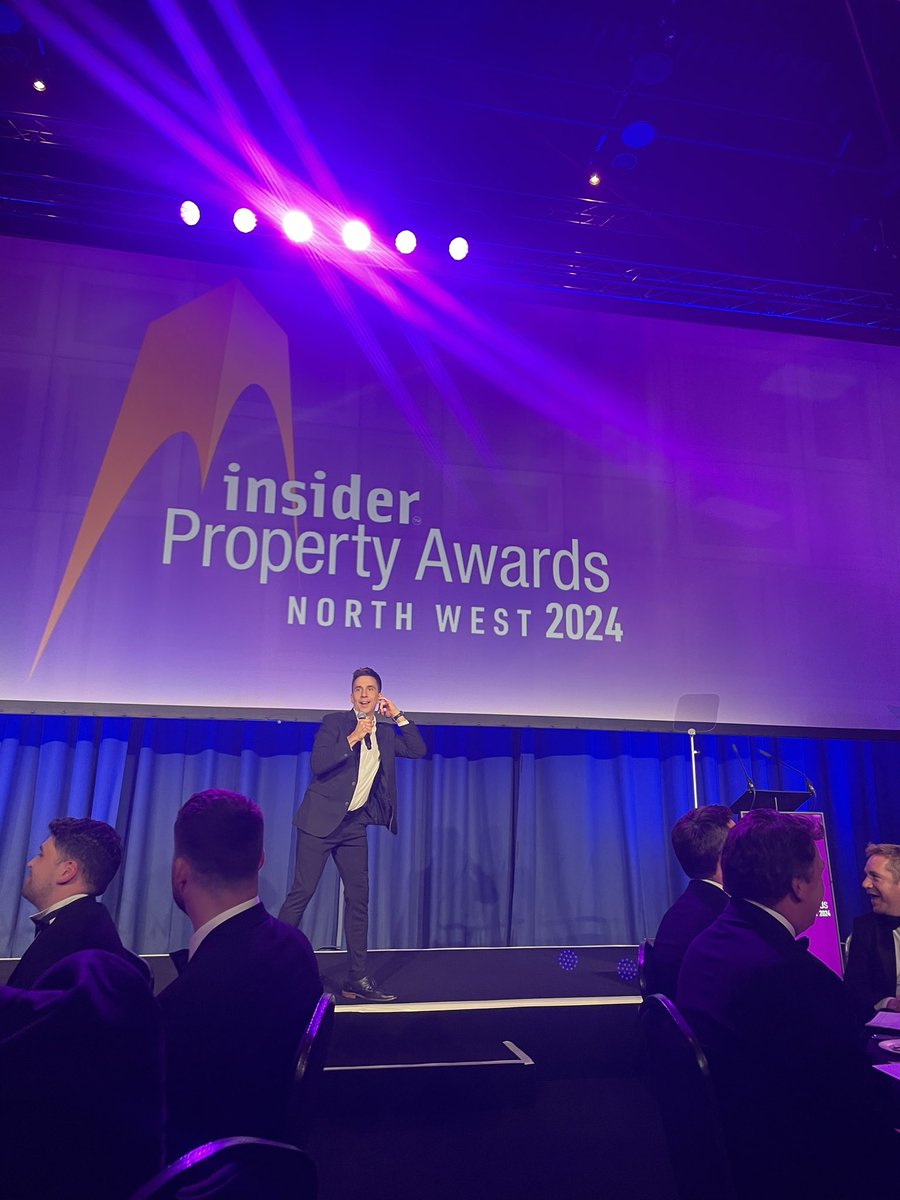 Robyn Hewson tweet media