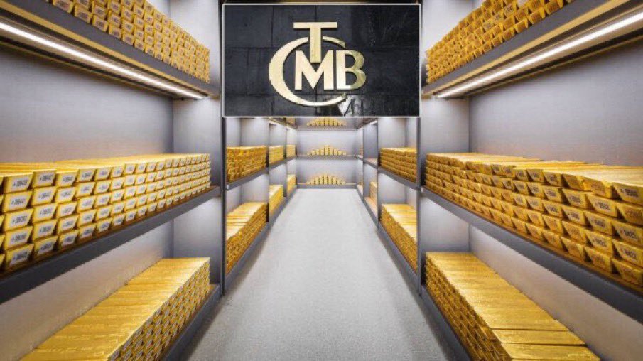 TCMB seçimden sonra bu zamana kadar 30 ton altın alımı yaptı. Değeri 24 milyar dolar oldu. 2024 yılında en çok altın alan ülke Türkiye oldu. 60 milyar dolar değerinde Türkiye’nin artık kasada altını var ! Hayırlı olsun 

( Türkiye’s Economy Channel )
