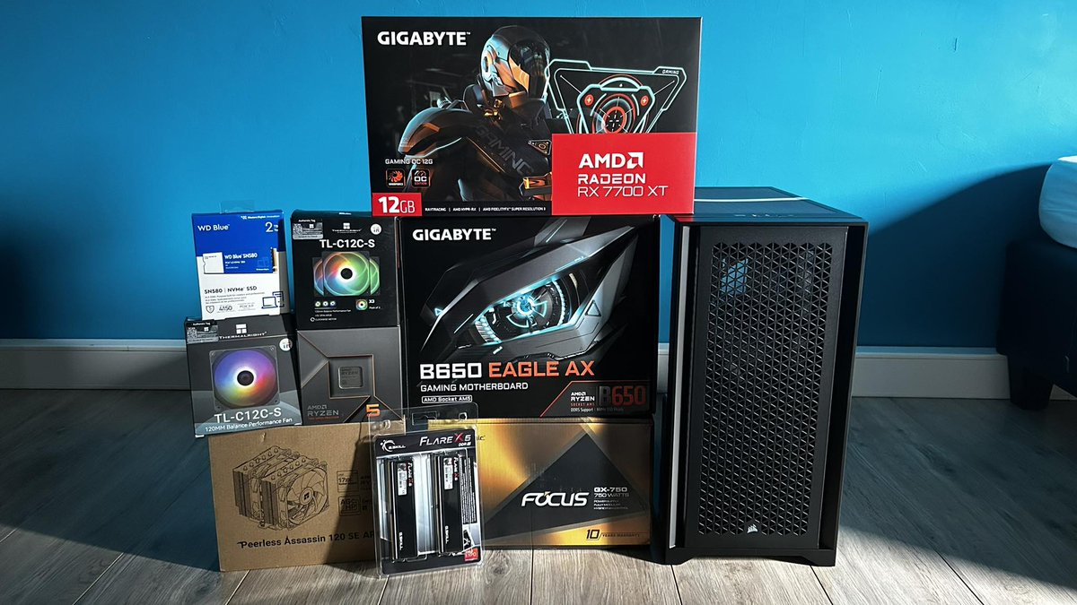 ryd2_r's tweet image. Montage de la soirée ! 🔥

Pc a  1200€ 

Config : custompcbelgium.com/builds/10

Montage du PC de Xinagro

#hardware #pcgaming #configpc #assemblagepc #pc