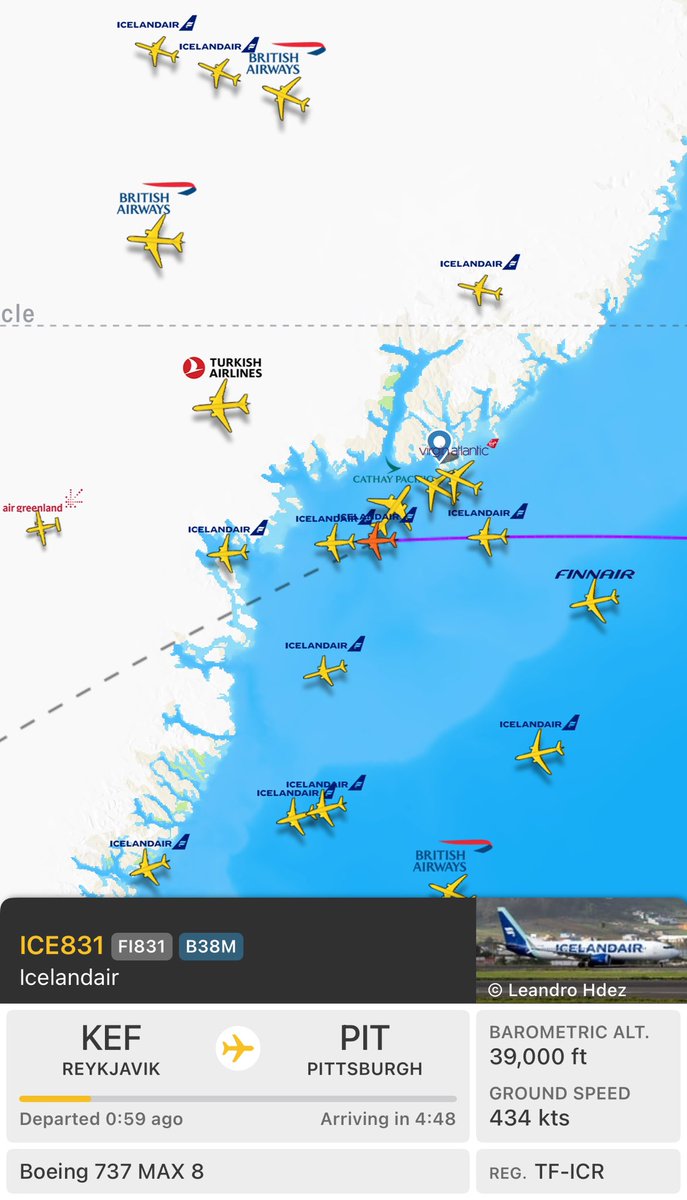 🇮🇸Over a dozen Icelandair aircraft are currently overflying Greenland, amongst them the inaugural flight to Pittsburgh. We started filming Icelandair in 2003 ans they are one of our favorite airlines to work with! #pilot #pilotlife #aviation #airline #avgeek #Boeing #icelandair