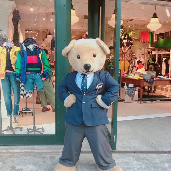 The producer of Ben Shapiro's show reached out to me to see if I'd like to discuss Ben's attire on his show. Like with Piers Morgan, since Ben invited feedback, I will do a thread comparing him to a menswear icon—this time, Ralph Lauren's Polo Bear. 🧵