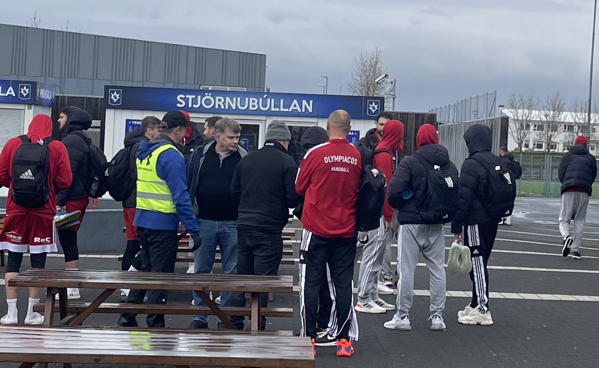 Ég hélt ég myndi nú bara sjá þessa á Hlíðarenda á laugardaginn en hér erum við 🤷🏼‍♀️