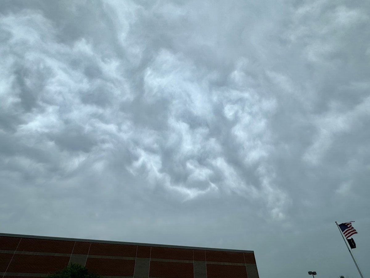 Neat skies over Weatherford. #txwx