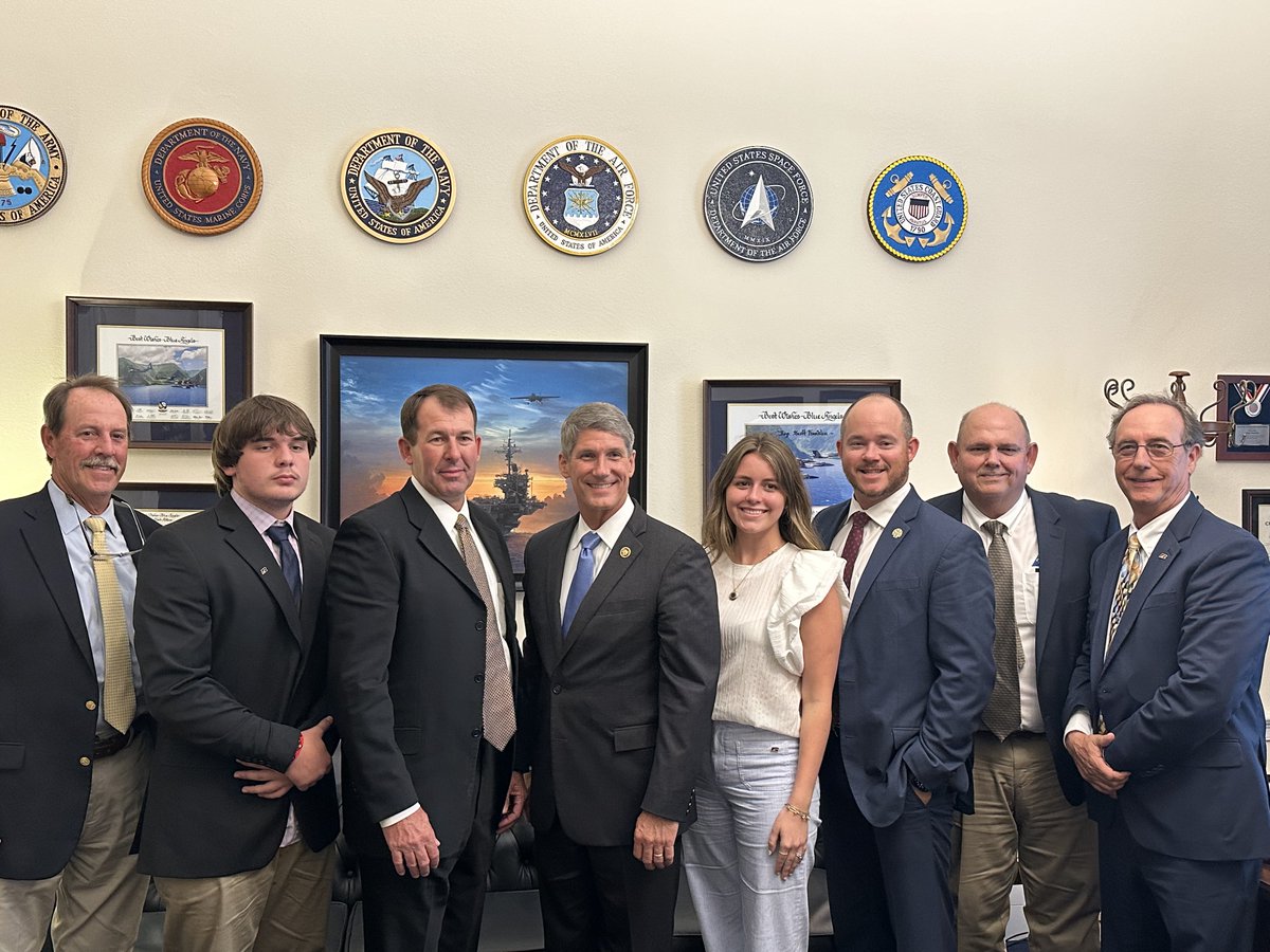 Had a great meeting with FL-18 members of @FlaFarmBureau. We discussed issues facing Florida ag, our state’s second largest industry. I’m fighting to address their concerns in the upcoming farm bill.