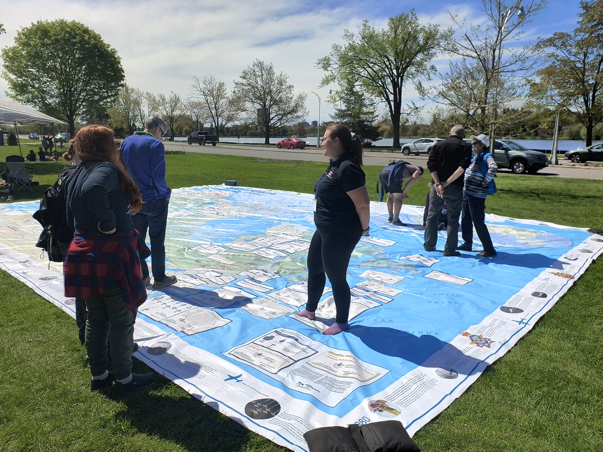 We continue to have a blast at this year's @CdnTulipfest! Join us on the Wings of Honour Giant Floor Map, produced in collaboration with the @RCAF_ARC in celebration of their centennial anniversary. Find the map in Tulip Town South at Station 25. #RCAF100