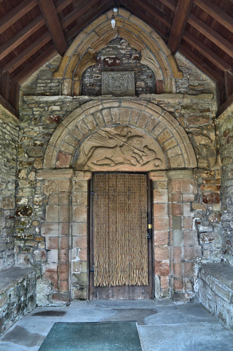 #AdoorableThursday St John the Baptist, Ruardean. The South doorway, a fine example of the work of the Herefordshire school of Romanesque sculpture, dating from the mid 12th century. The ogival-arched niche above the doorway is two centuries younger.