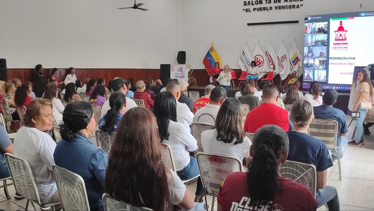 MinTrabajoVE's tweet photo. #16May || Ministro @AlexisJCorredor saluda a todas las mujeres que participan en el foro "Mujer Trabajadora"
"El #MPPPST somos un ministerio con trabajadoras y trabajadores, que somos feministas. Reconocemos la labor extraordinaria de la mujer".
#EsteEsUnPuebloMaduro https://t.co/YBOs8AqB3B
