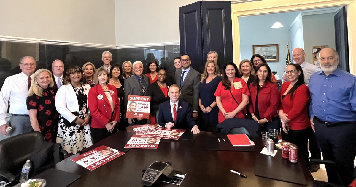 WRAP today in Annapolis joining traffic safety advocates (surrounding MD Senator <a href="/jwaldstreicher/">Sen. Jeff Waldstreicher</a>) in celebrating the signing of 2024 bill requiring ignition interlocks for persons on probation for DUI/DWI thereby closing a loophole in the state’s #NoahsLaw mgaleg.maryland.gov/mgawebsite/Leg…