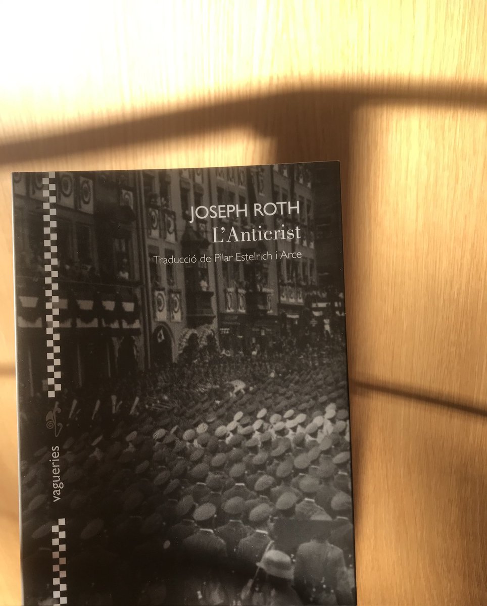Aviat a les millors llibreries, la segona edició d’aquest llibre absolutament aclaparador del visionari Joseph Roth, traduït per l’enyorada Pilar Estelrich. Una lectura d’allò més recomanable cada vegada que el feixisme i els seus col·laboradors necessaris treuen el cap.