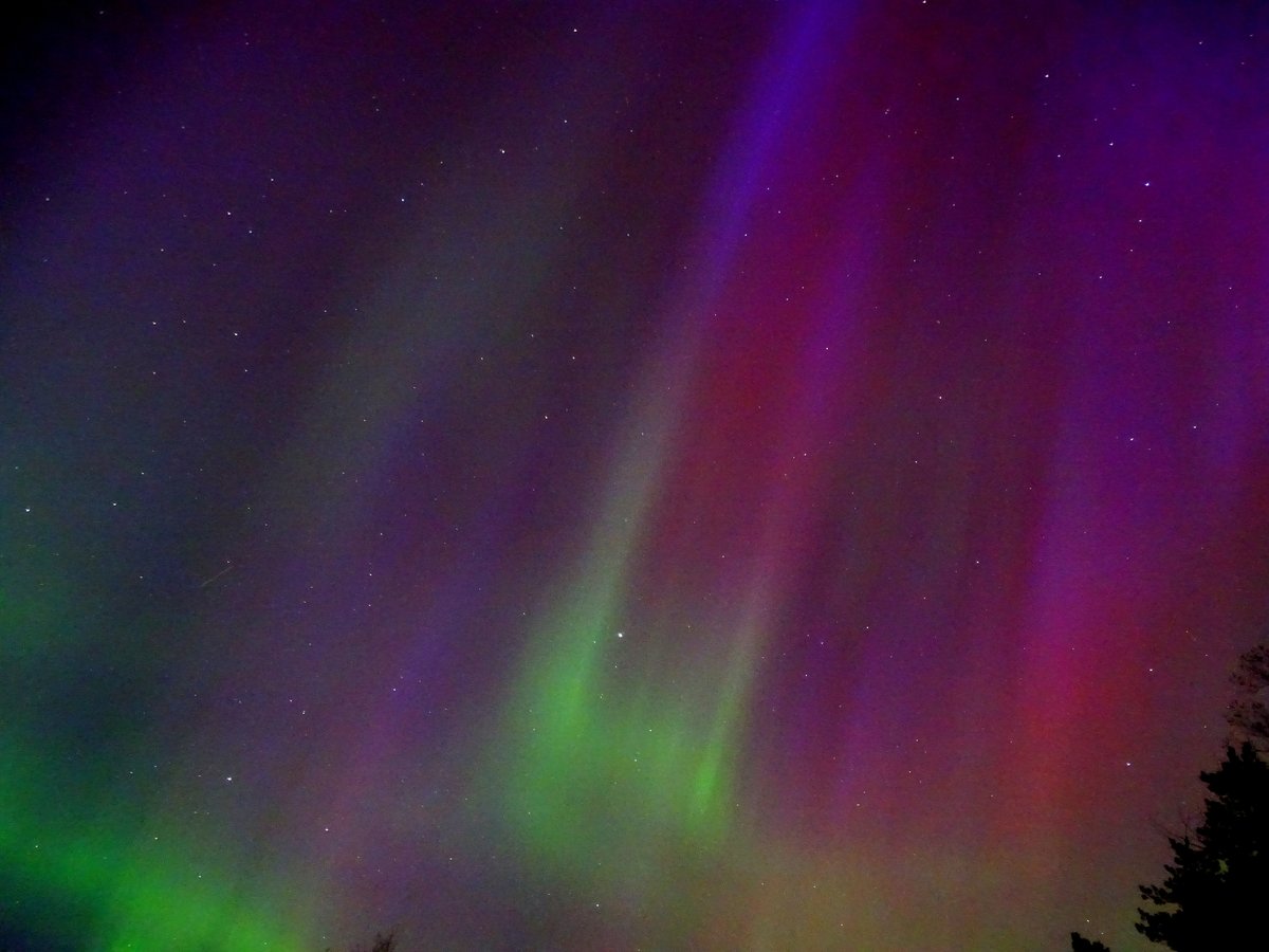 'Rainbow Curtain' - Aurora on Saturday May 11, 2024 in La Coulee, Manitoba #May2024 #Spring2024 #aurora #auroraborealis #northernlights #auroraphotography #LaCoulee #SteAnneRM #Manitoba