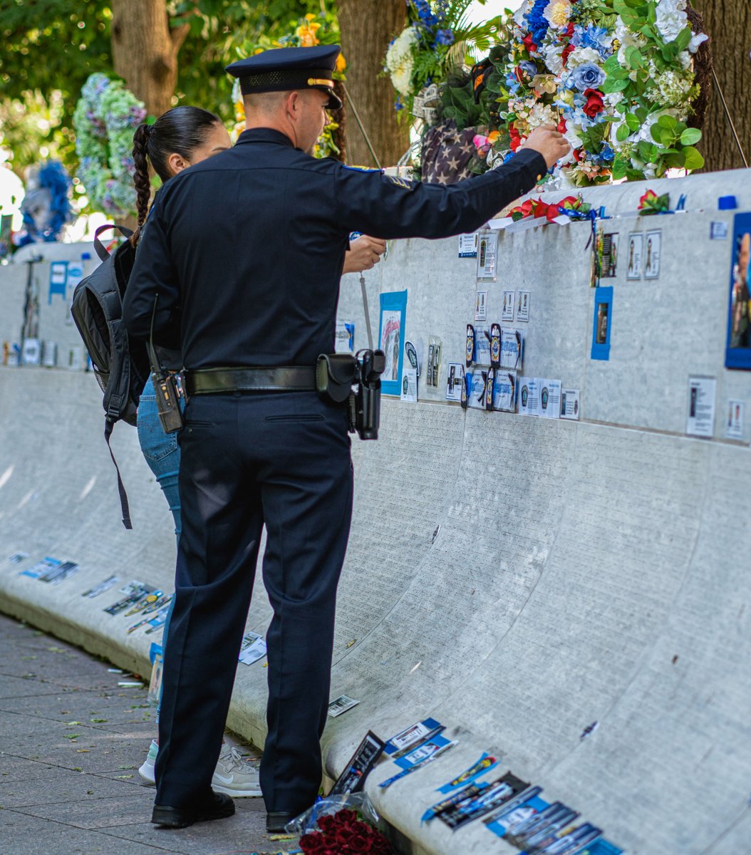 Thousands of people visited the National Law Enforcement Officers Memorial during National Police Week this year to honor a fallen family member, friend, or co-worker. 📸 : Jose Aviles | @ArmyVet67 #NationalPoliceWeek #HonortheFallen #LawEnforcement #OfficersMemorial