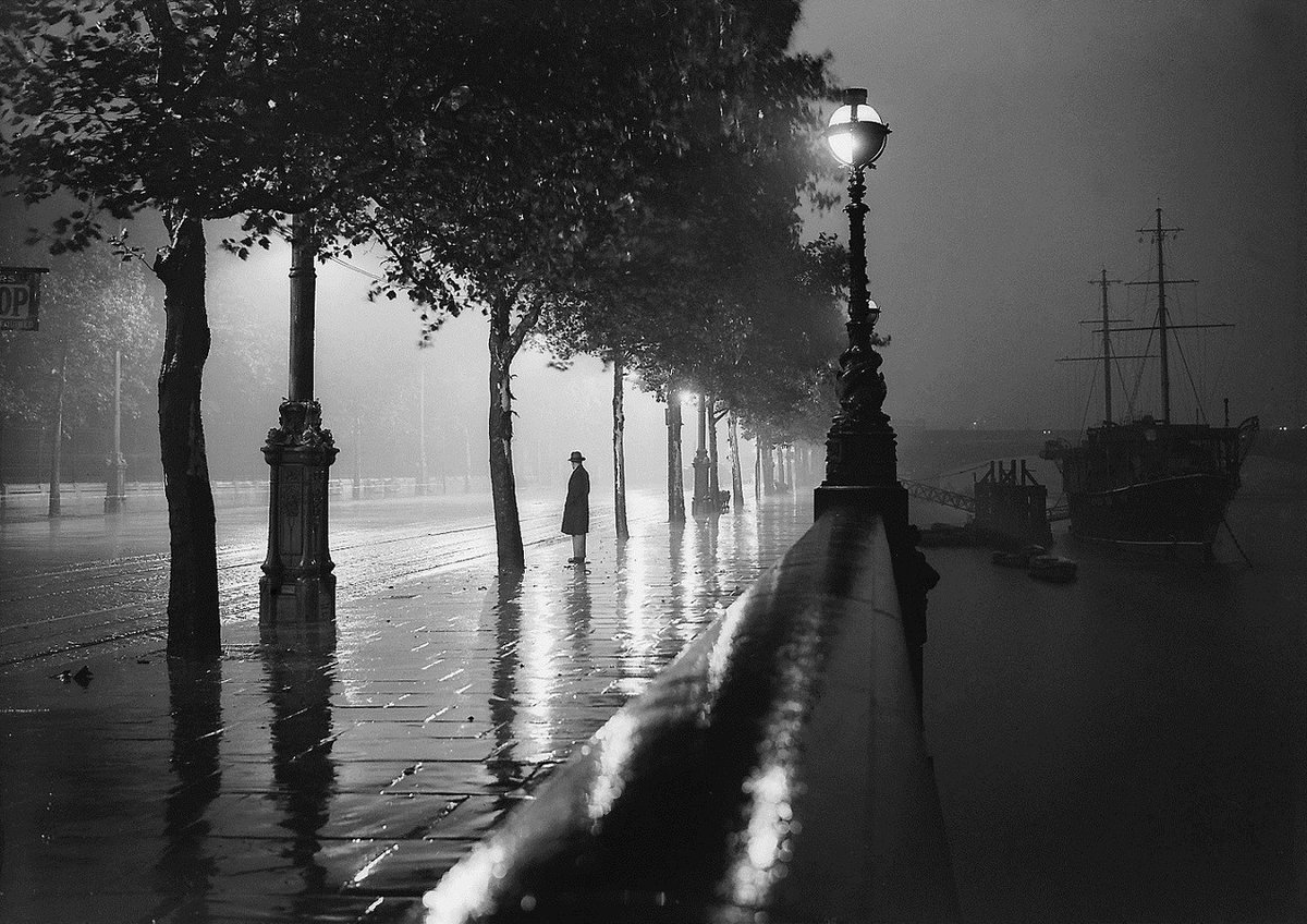 Rainy embankment. London. 1929 by Fox Photos