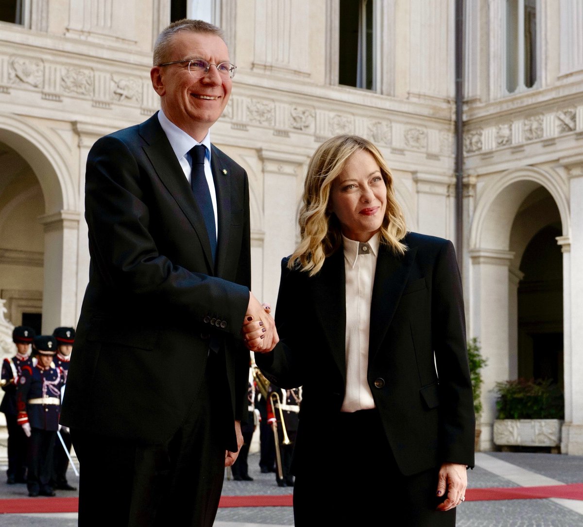 Con piacere ho ricevuto oggi a Palazzo Chigi il Presidente della Repubblica di Lettonia @edgarsrinkevics. Insieme ci siamo confrontati sull'eccellente stato dei rapporti bilaterali tra le nostre Nazioni e sulle priorità dell'agenda europea ed internazionale, inclusi i temi della