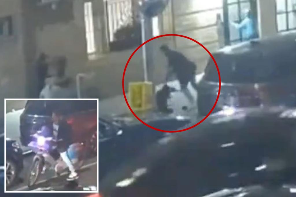 Video shows man brutally kicking and beating Orthodox Jewish kids playing on NYC sidewalk trib.al/HOGPV7J