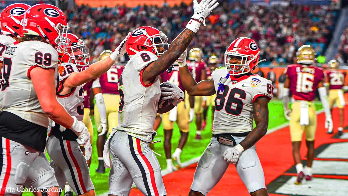 Blessed to receive an offer from UGA🐶 @TravionScott @Andrew_Ivins @MohrRecruiting @ChadSimmons_ @JohnGarcia_Jr @HaleMcGranahan @RyanWrightRNG