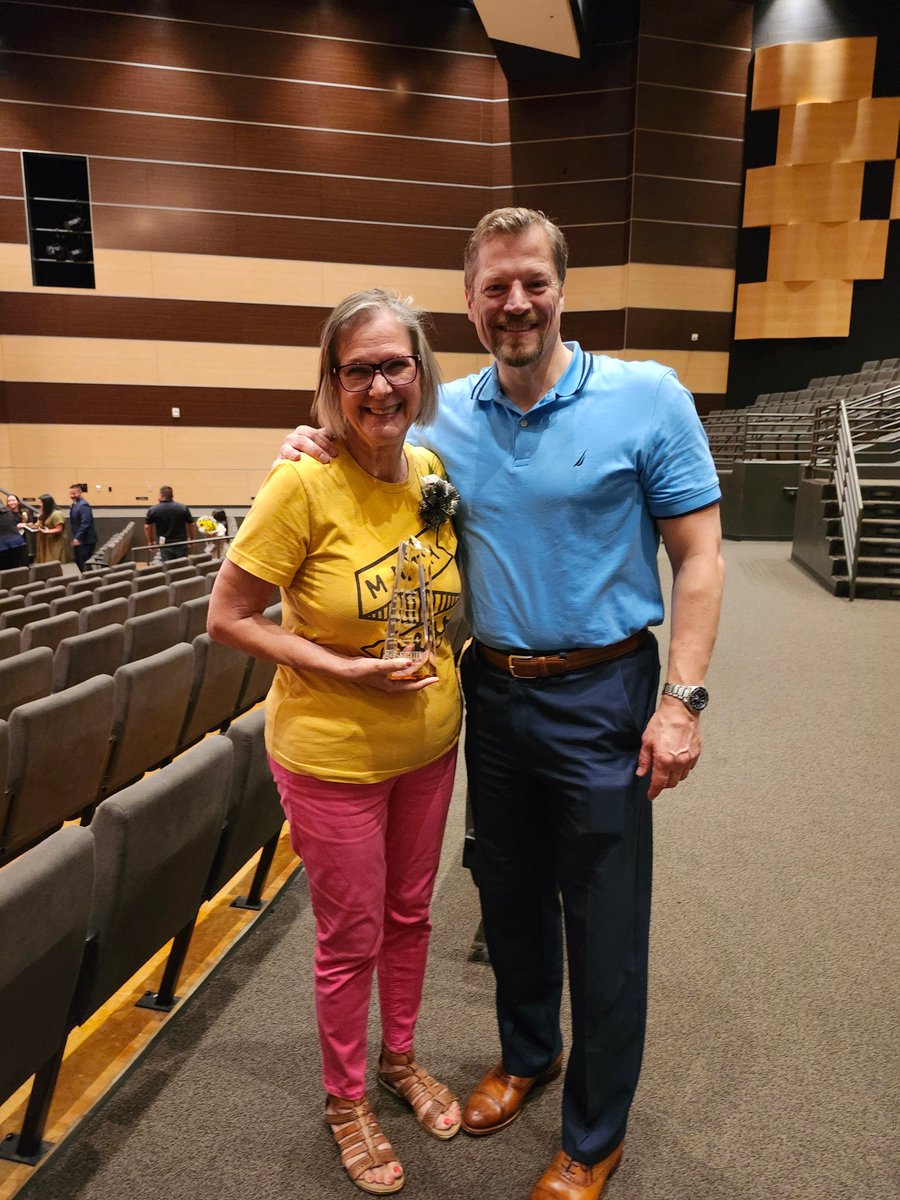 Congratulation's to Mrs. Taylor for being voted Teacher Of The Year <a href="/SISDalt_Saegert/">Seguin Alternative School at Saegert</a> . A very well deserved award for all the hard work she does to help shape her students for their future. 
Pictured with Principal Aaron Hannah and Mr. Sanchez